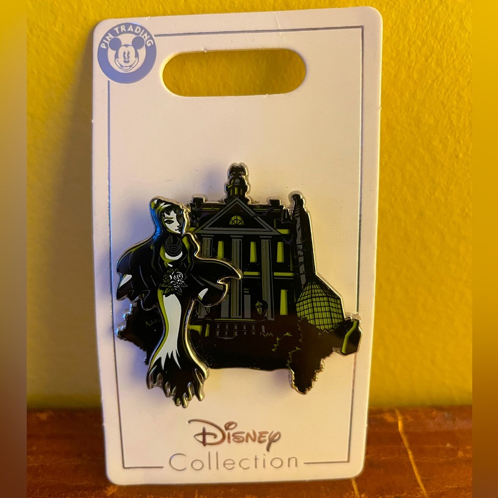 Glow in the dark Disneys Haunted Mansion pin